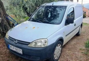 Επαγγελματικό βανάκι opel combo